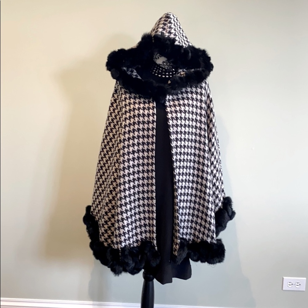 wool cape w fur